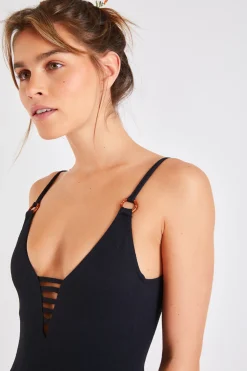 ONE PIECE Black MILLER SANTAFE